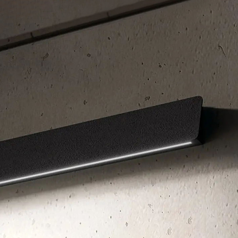 Ray Industrial Linear Outdoor Wall Lamp