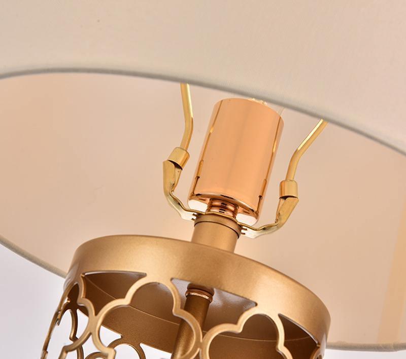 Selisise Modern Table Lamp