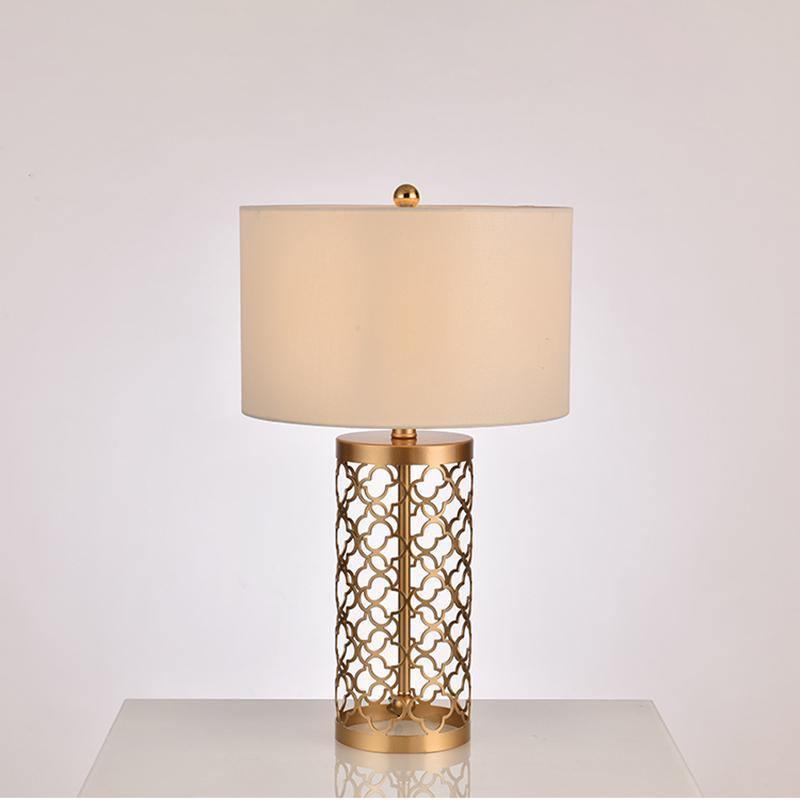 Selisise Modern Table Lamp