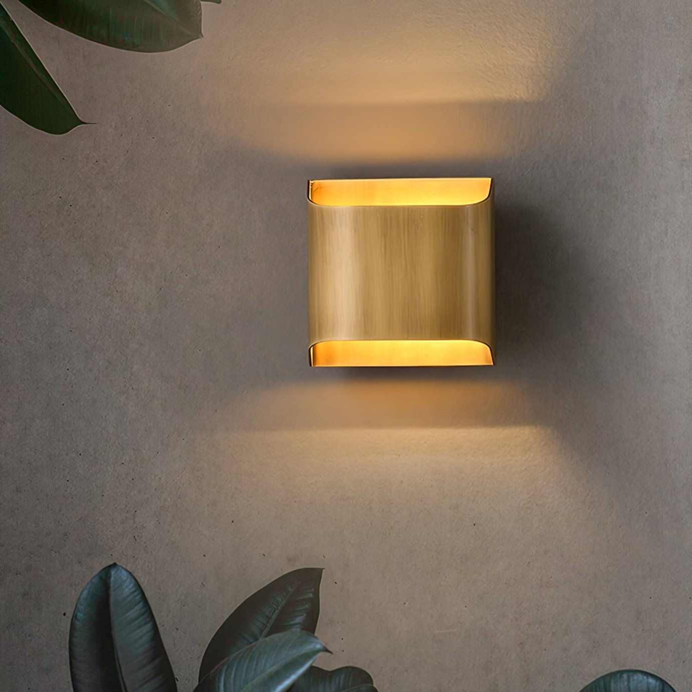Hardy Nordic Art Brass Wall Lamp
