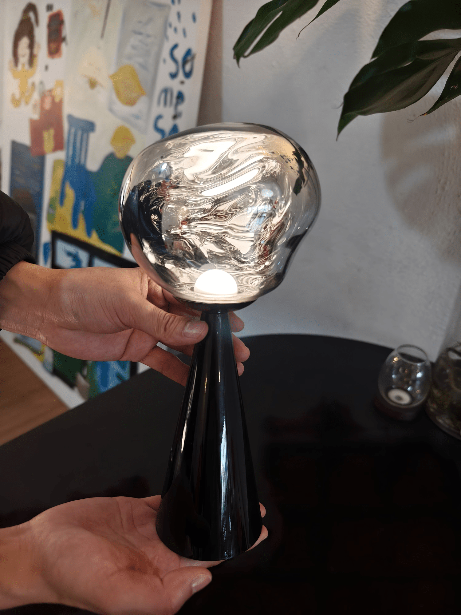 Dimza Modern Table Lamp
