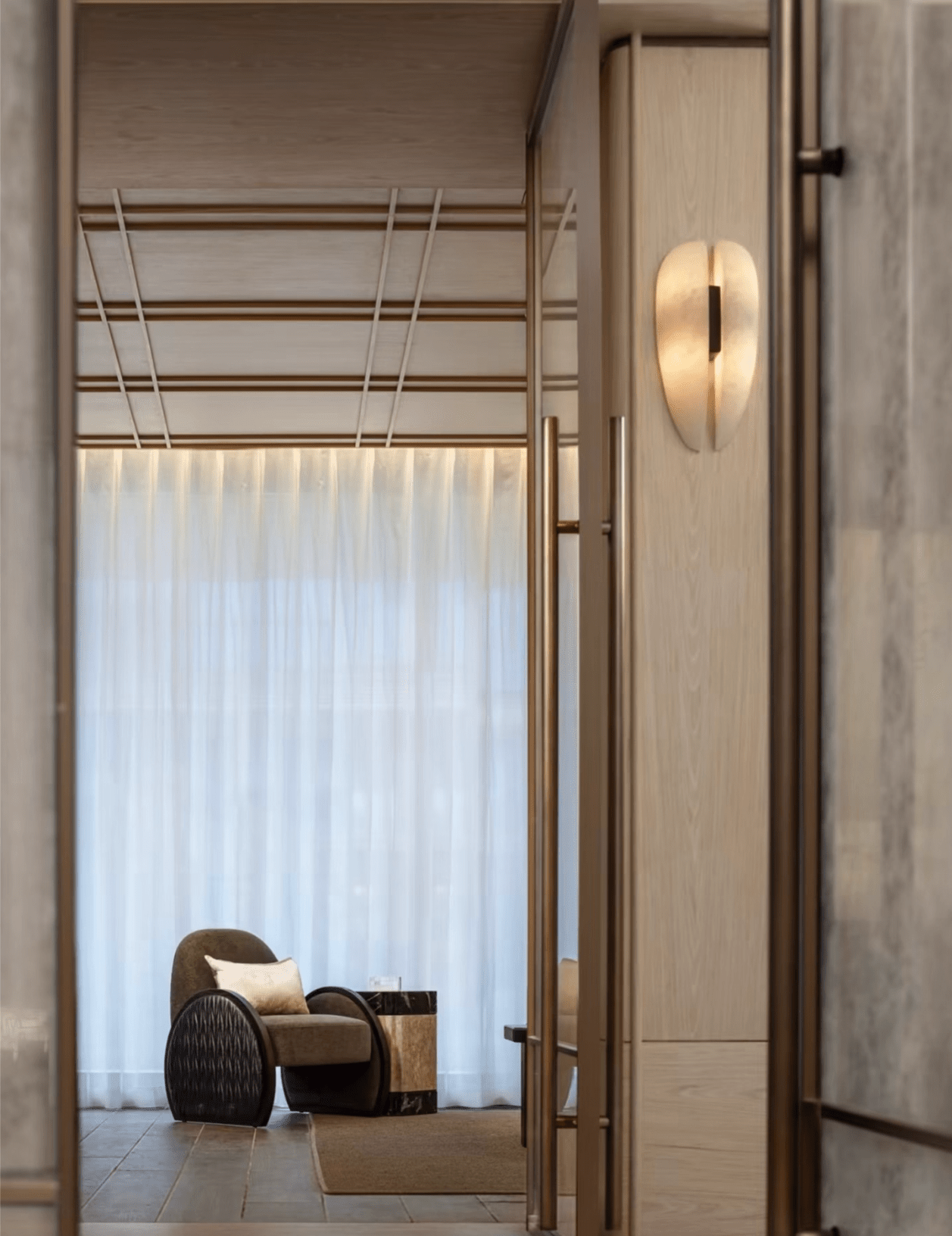Albeora Alabaster Veil Wall Sconce