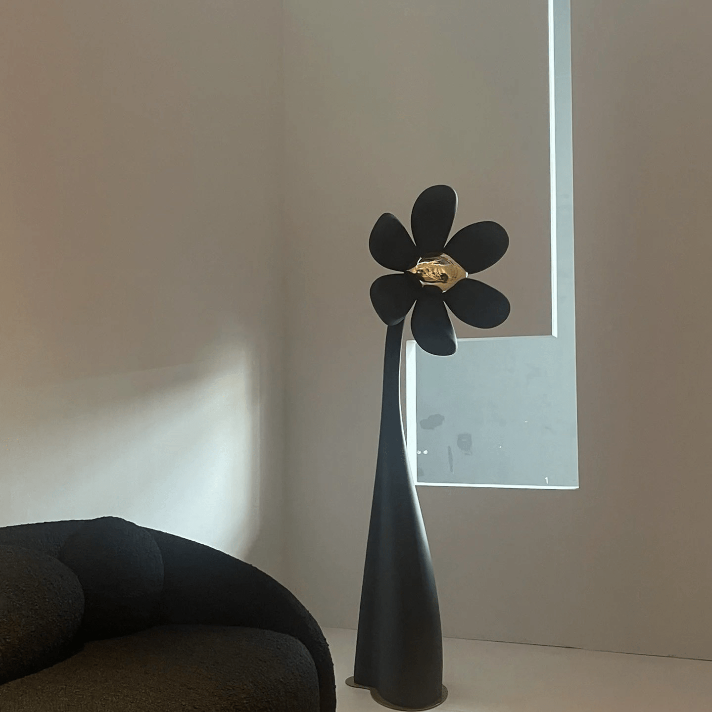 Renoria Sculpture Floor Lamp