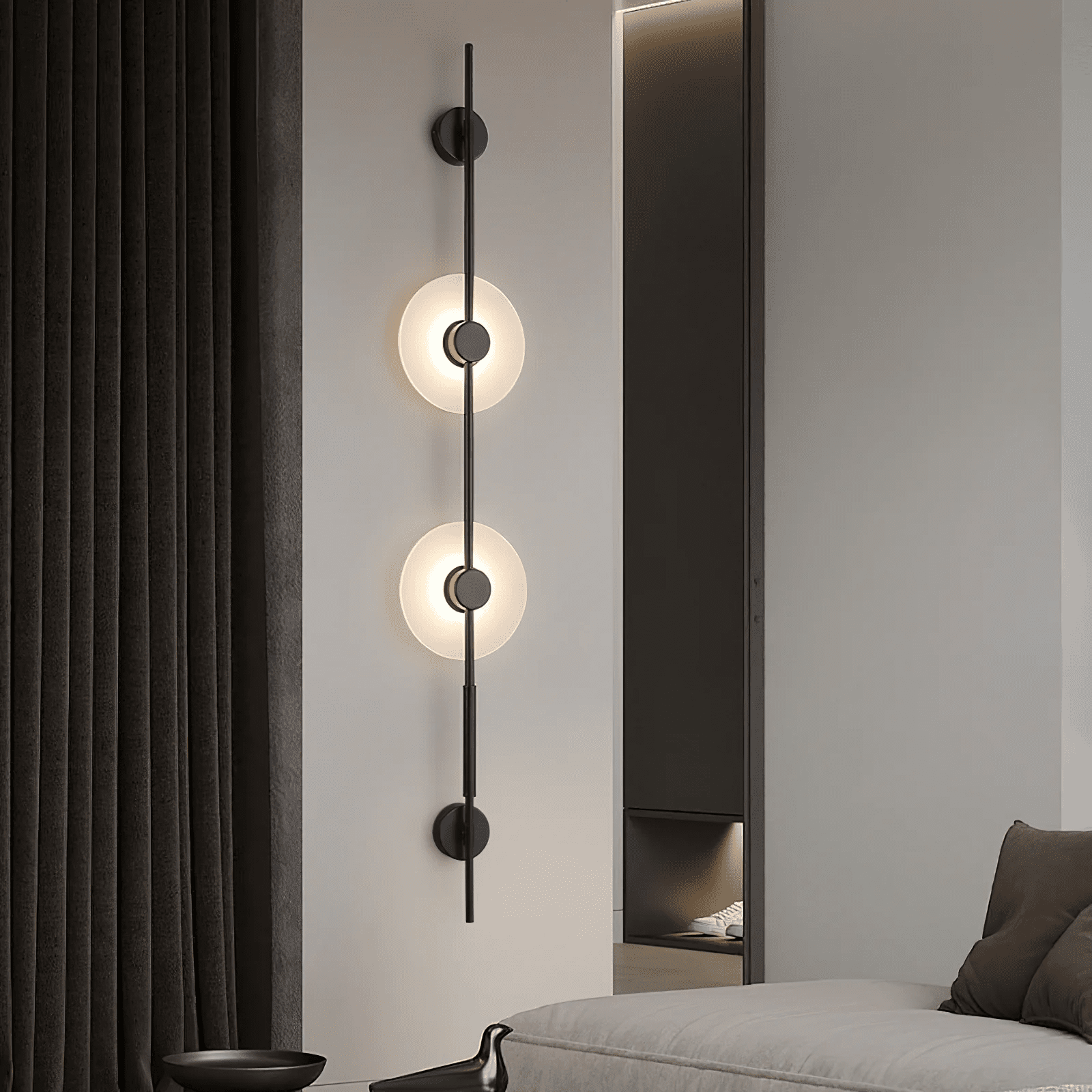 Neron Alabaster Vertical Wall Sconce