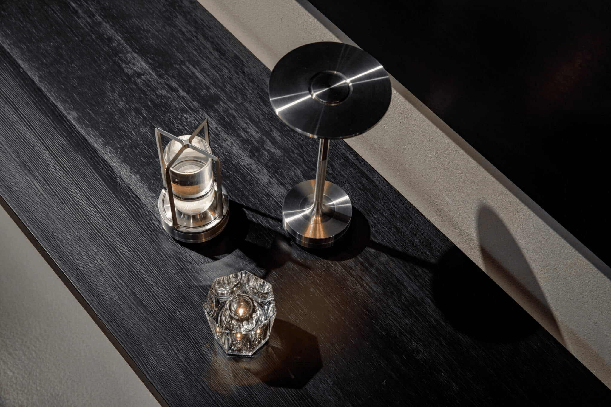 Solvane Rechargeable Table Lamp