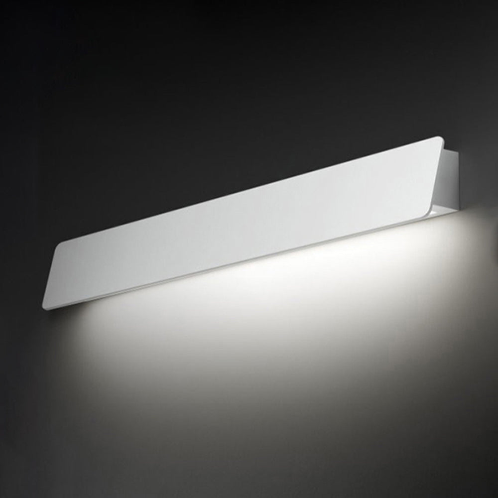 Ray Industrial Linear Outdoor Wall Lamp
