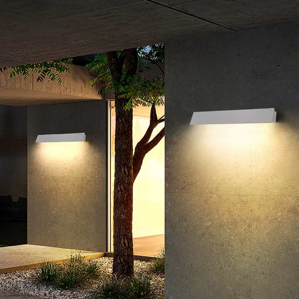 Ray Industrial Linear Outdoor Wall Lamp