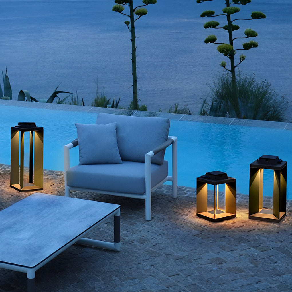 Huber Creative LED Modern Steel Outdoor Lawn Lights