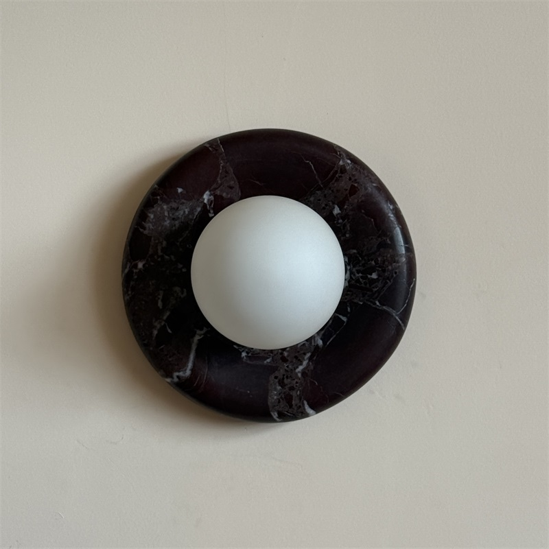 Uzorionis Wall Lamp