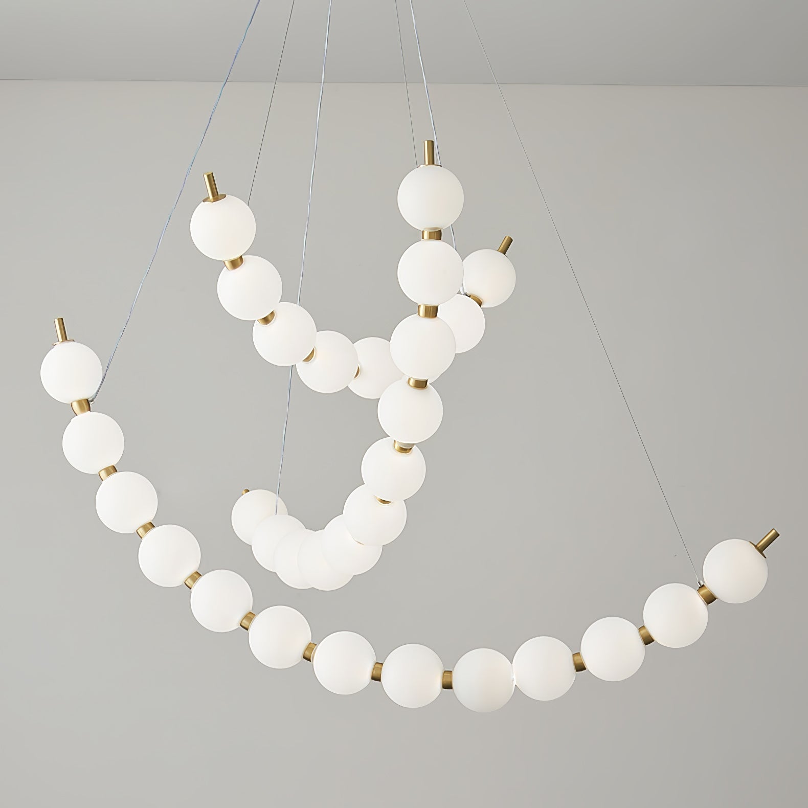 Hevrin Elegance Art Pearls Plastic Chandelier