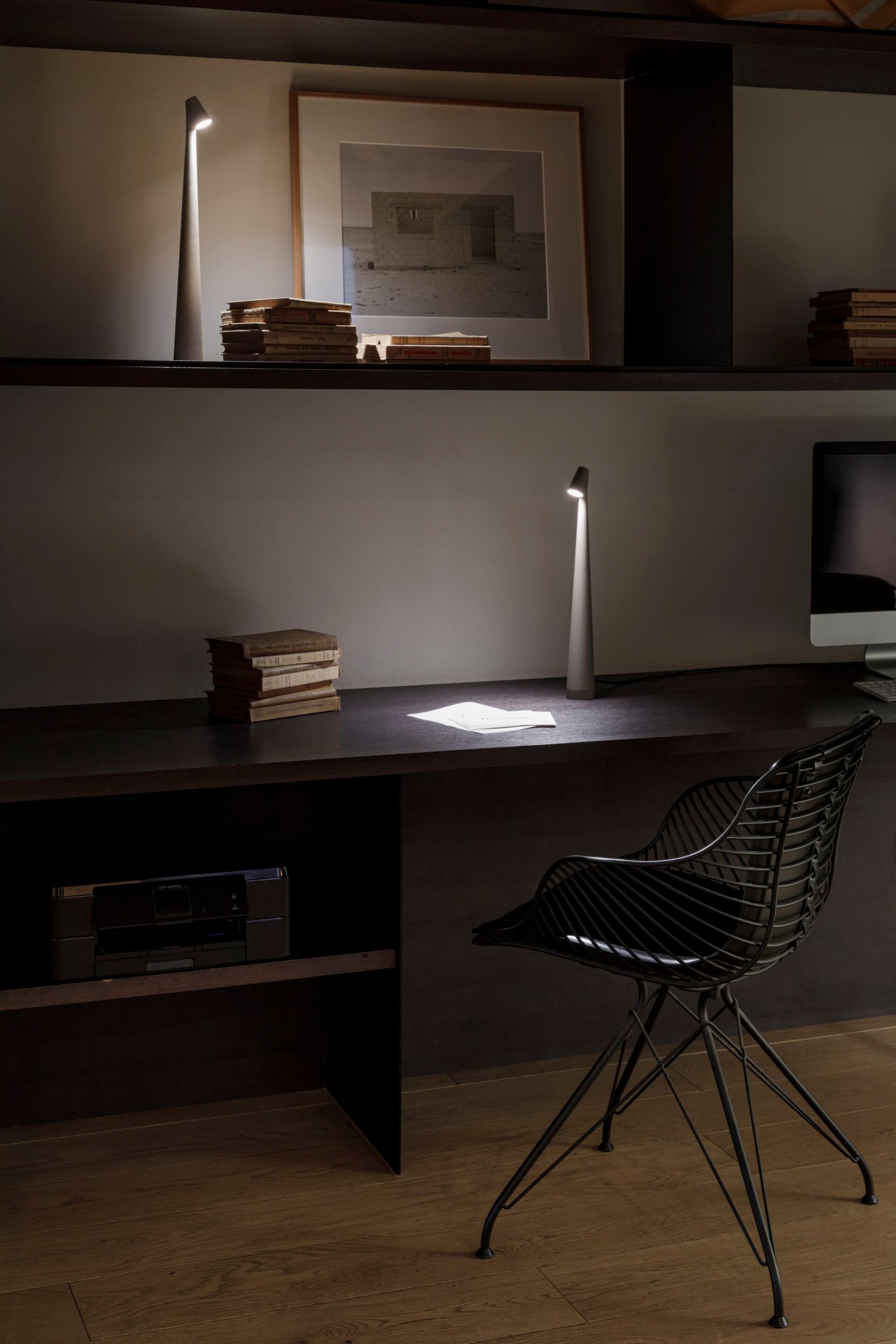 Nirerora Acrylic Minimalist Table Lamp