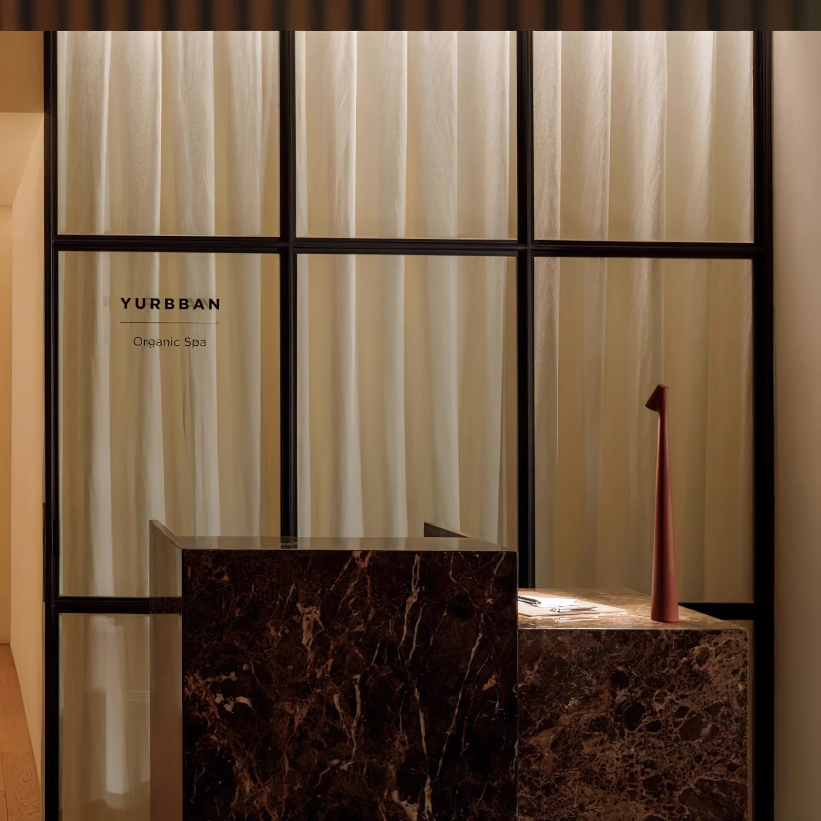 Nirerora Acrylic Minimalist Table Lamp