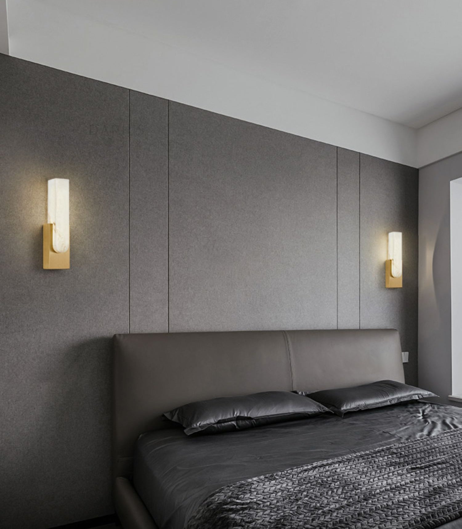 Xaldy Alabaster Wall Light