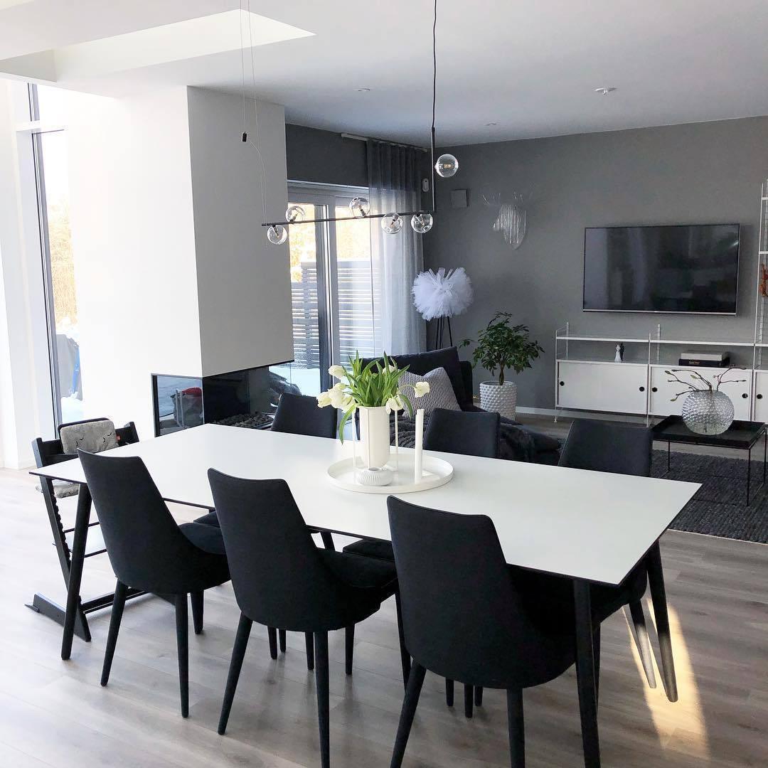 Moss Chandelier Glass with Black Steel Linear