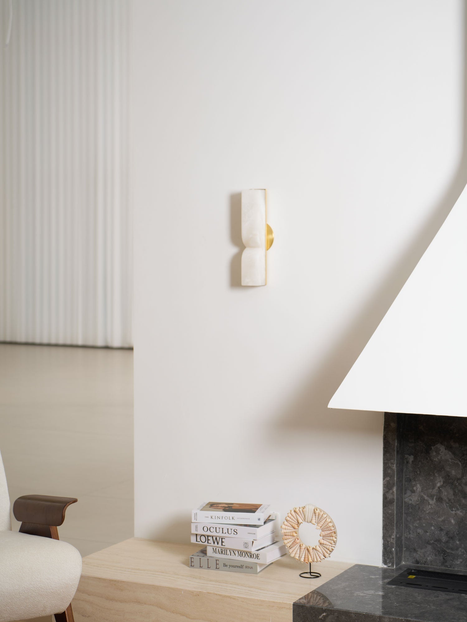 Niveelle Alabaster Rectangular Wall Lamp