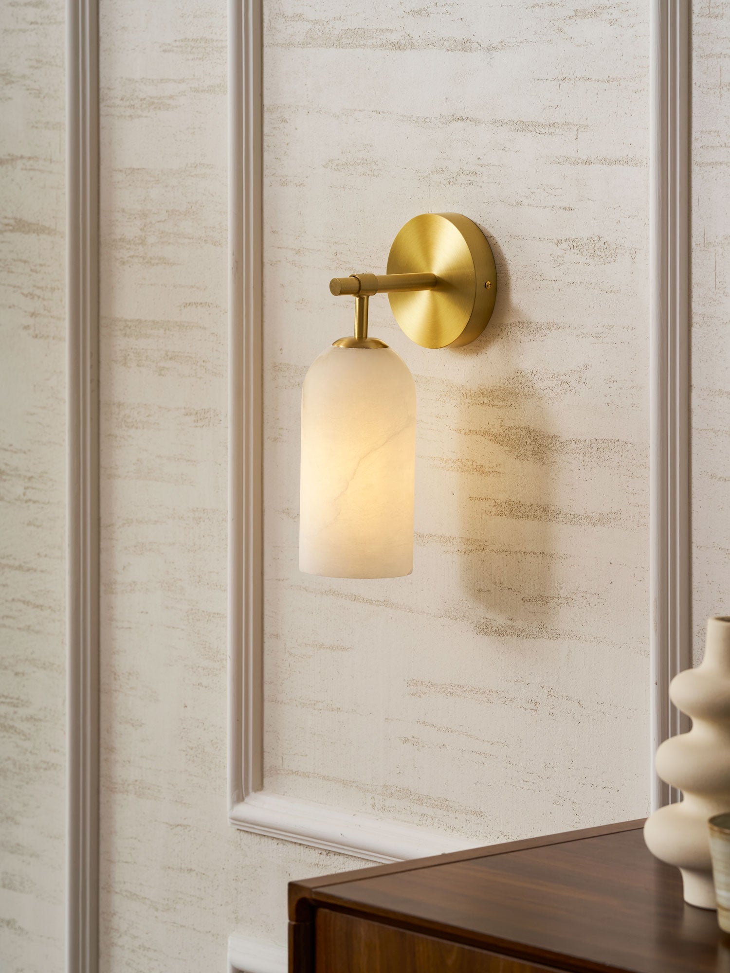 Delaborne Pillar Alabaster Indoor Wall Light