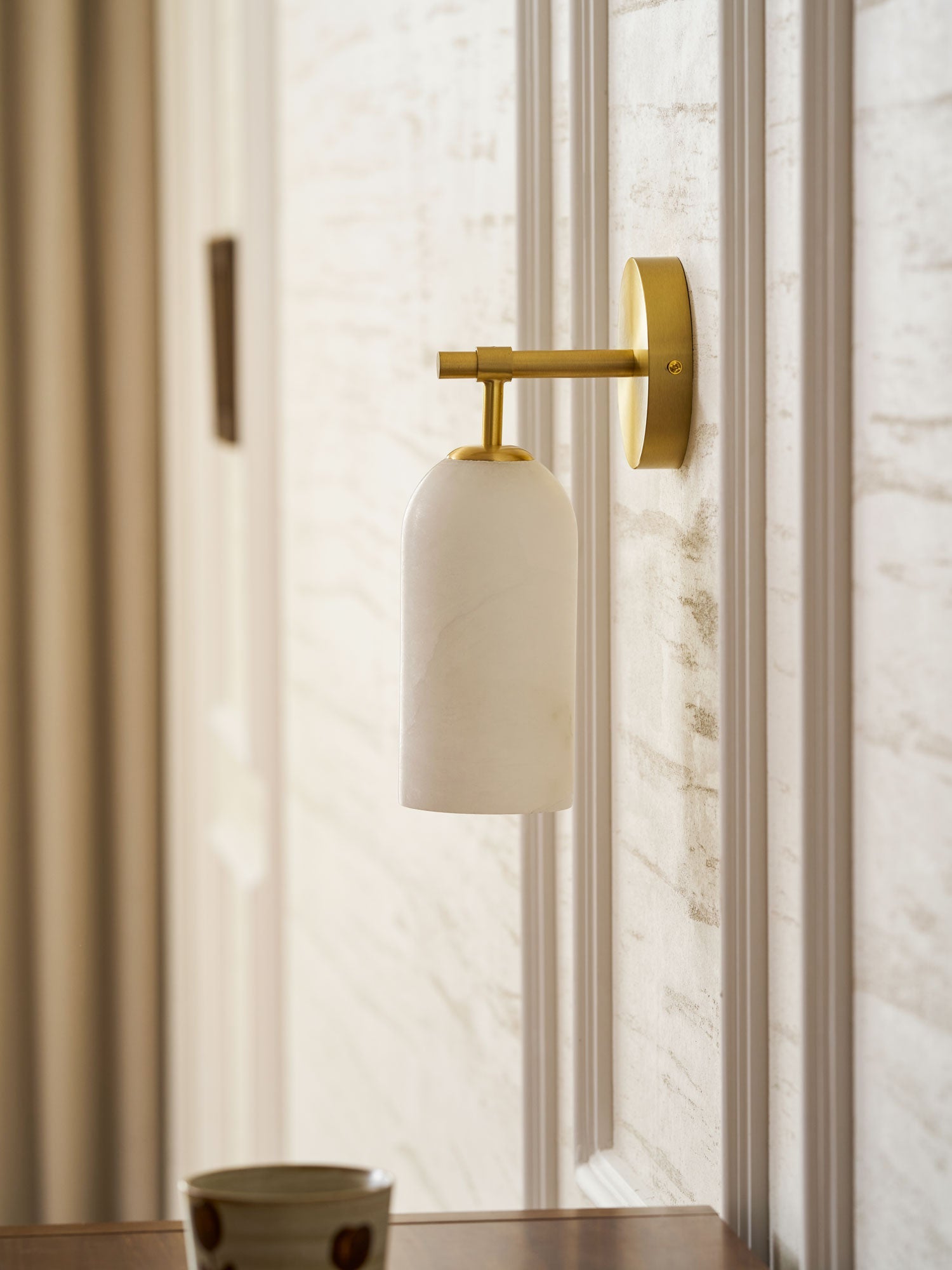 Delaborne Pillar Alabaster Indoor Wall Light