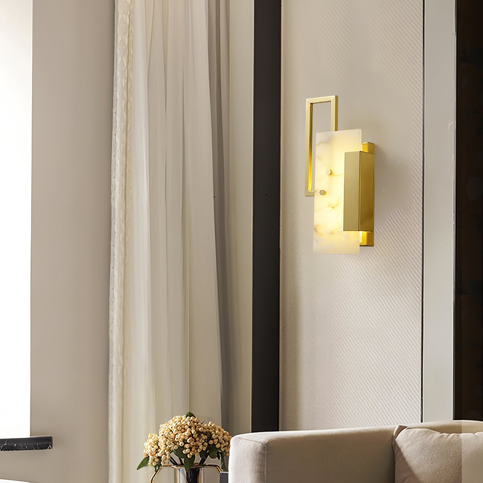 Albinelle Alabaster Wall Lamp