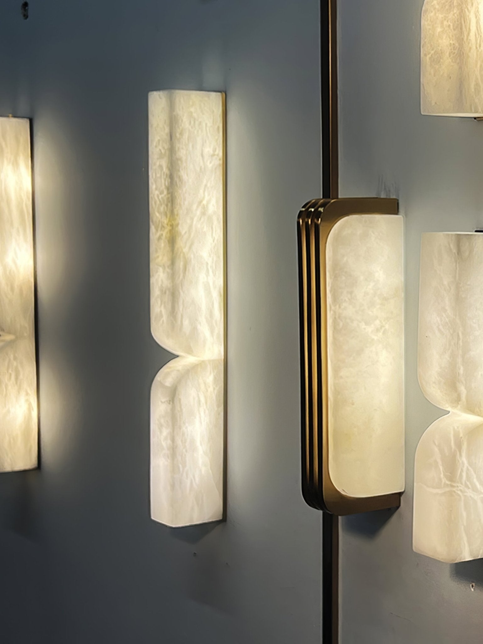 Niveelle Alabaster Rectangular Wall Lamp