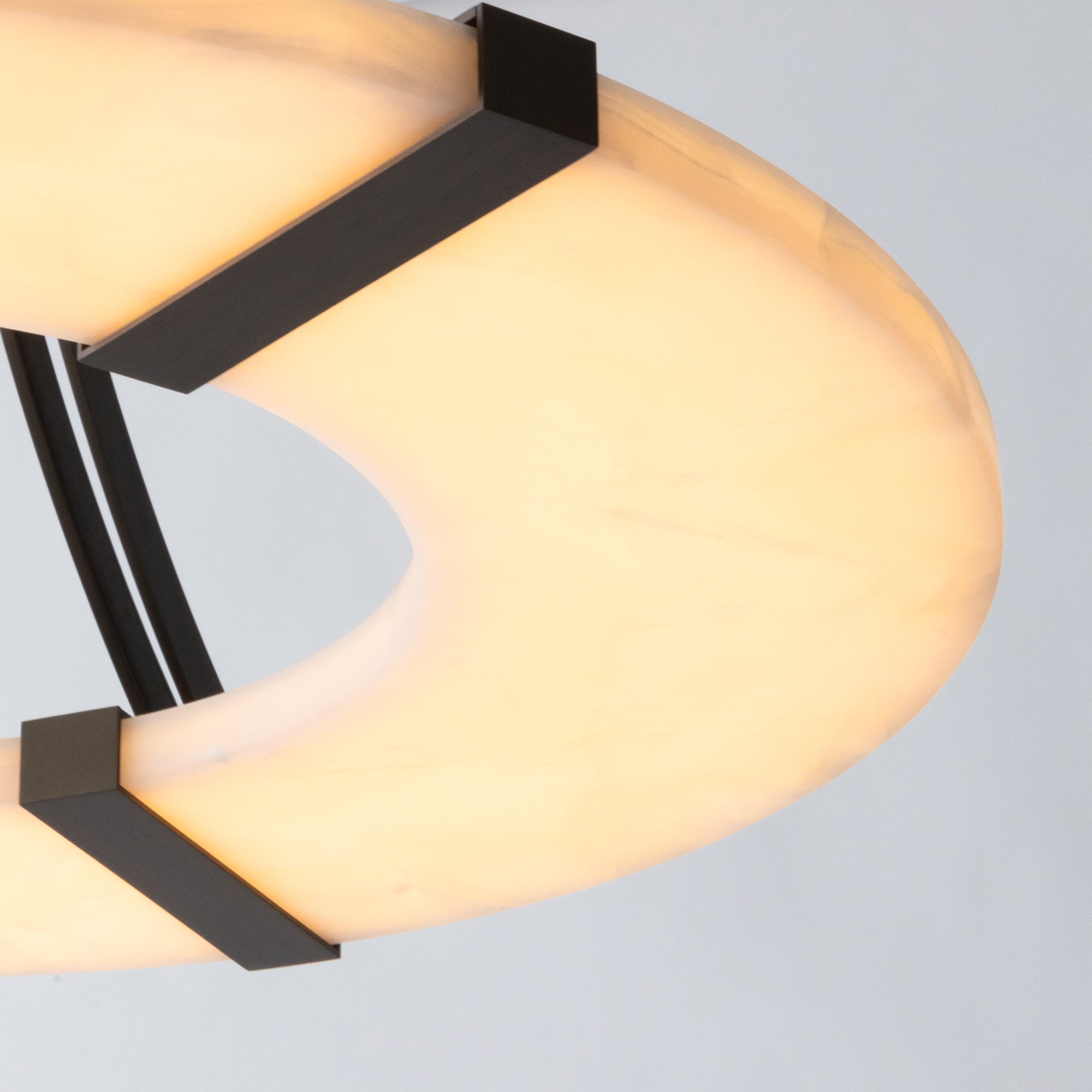 Faelor Alabaster Ring Pendant Light