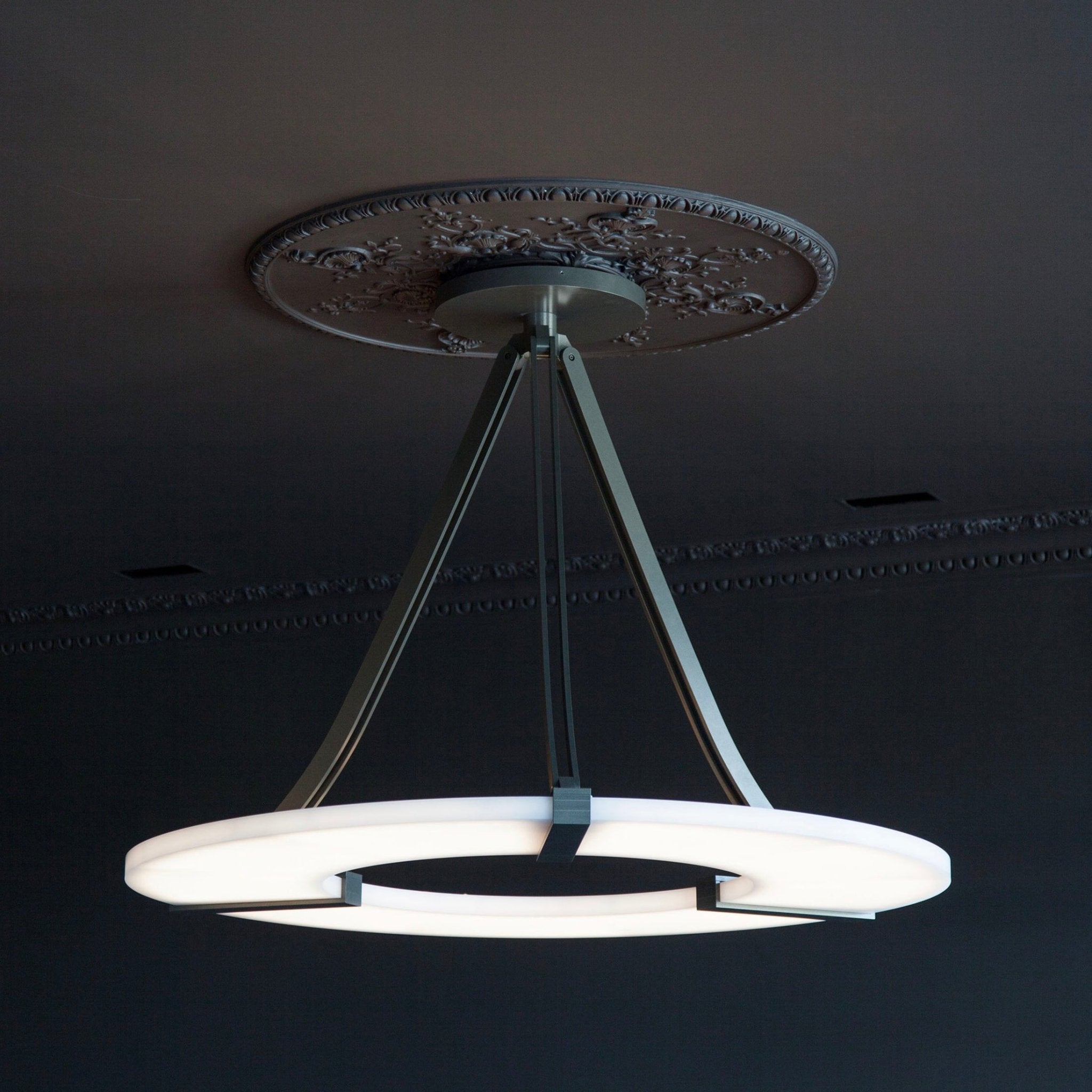 Faelor Alabaster Ring Pendant Light