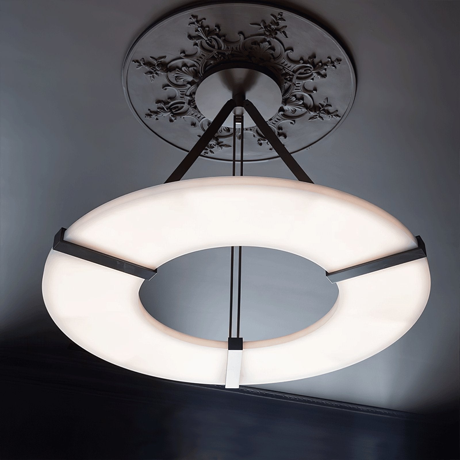 Faelor Alabaster Ring Pendant Light