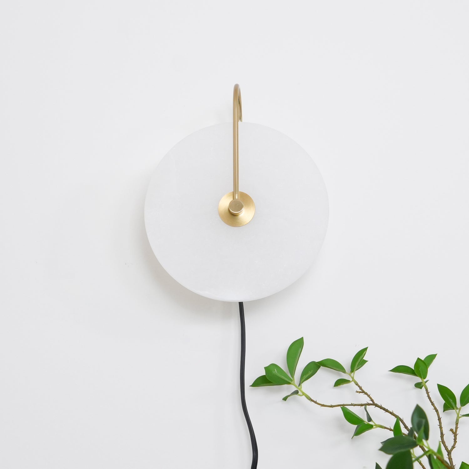 Ceraeyra Alabaster Globe Wall Light - Neutral Decor