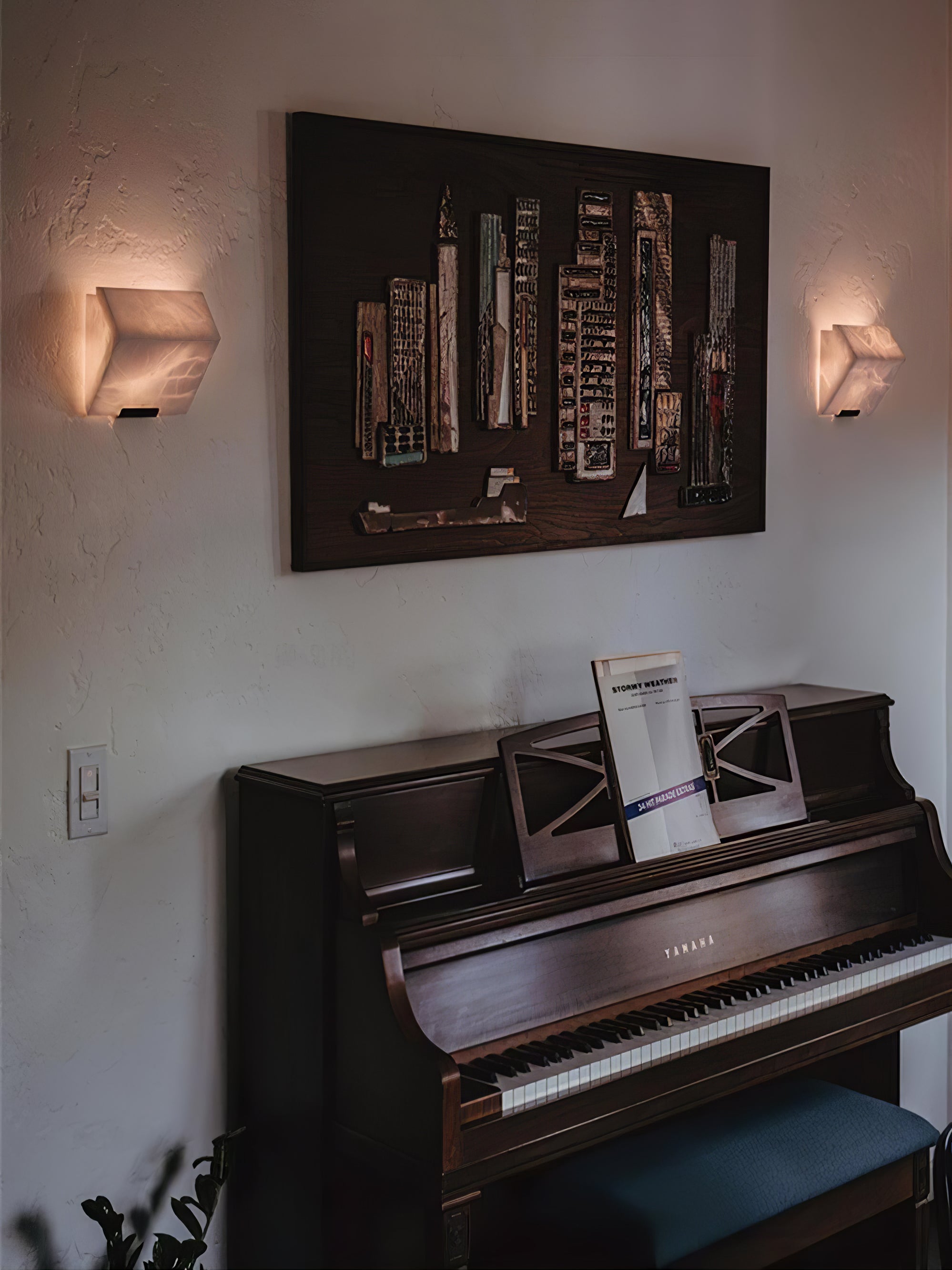 Niviella Alabaster Staircase Plug-in Wall Lamp