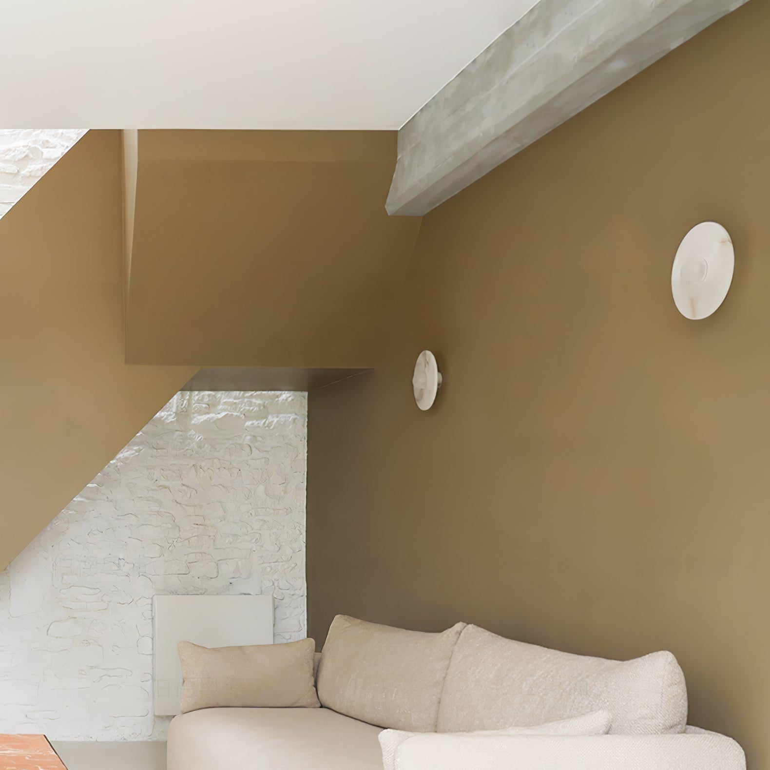 Nivaenne Core Alabaster Wall Lamp