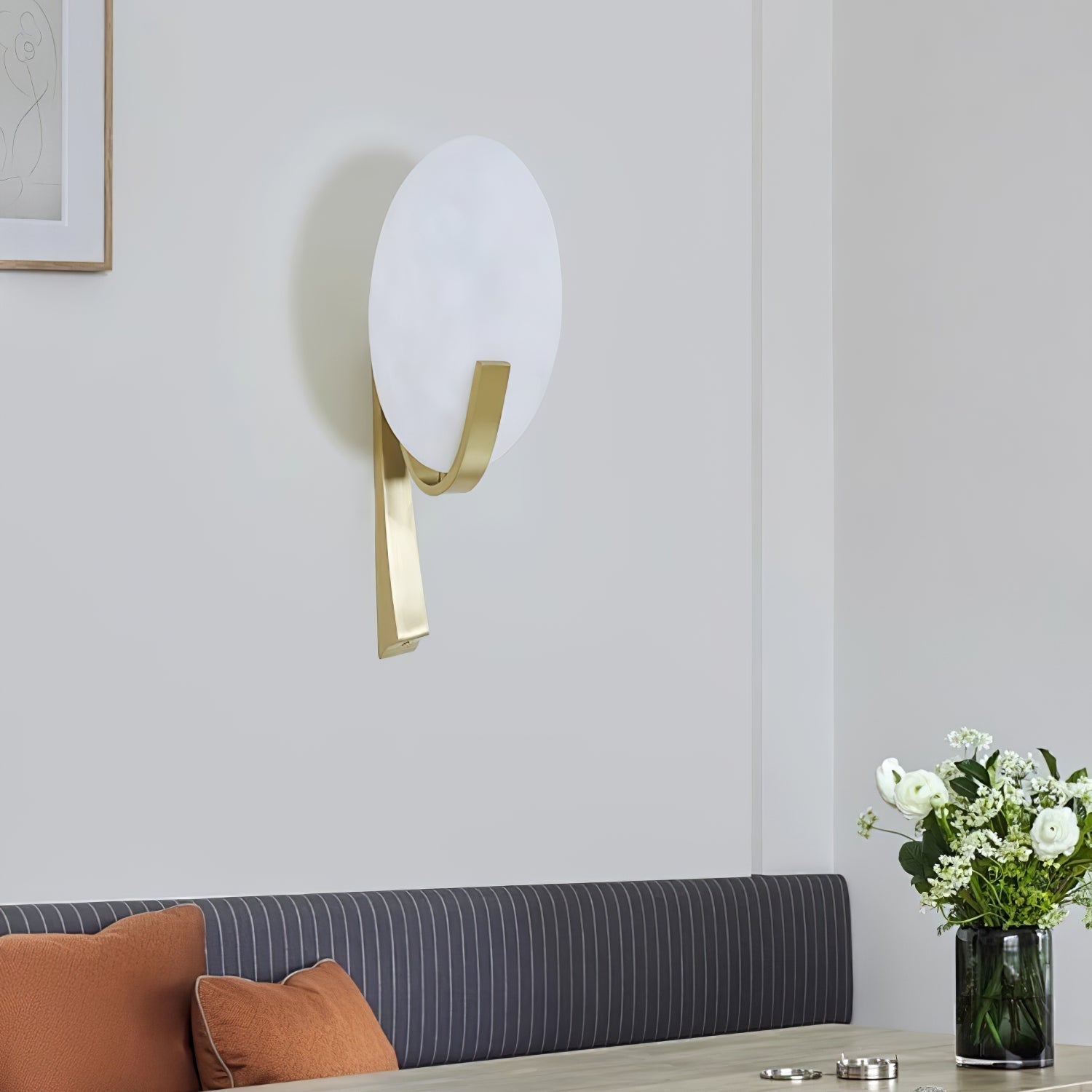 Avey Modern Alabaster Plug Wall Lamp