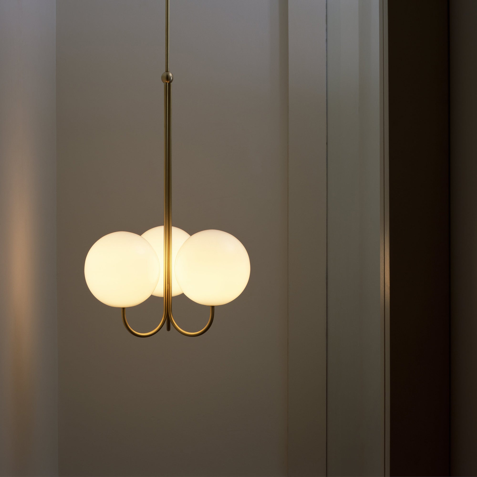 Brin Metal & Glass Elegant Pendant Light