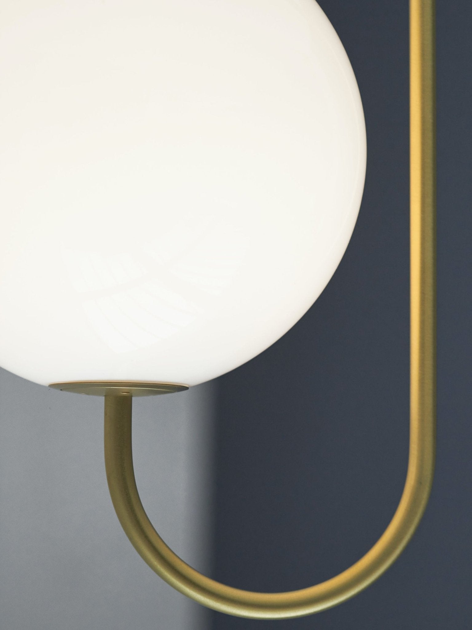 Brin Metal & Glass Elegant Pendant Light