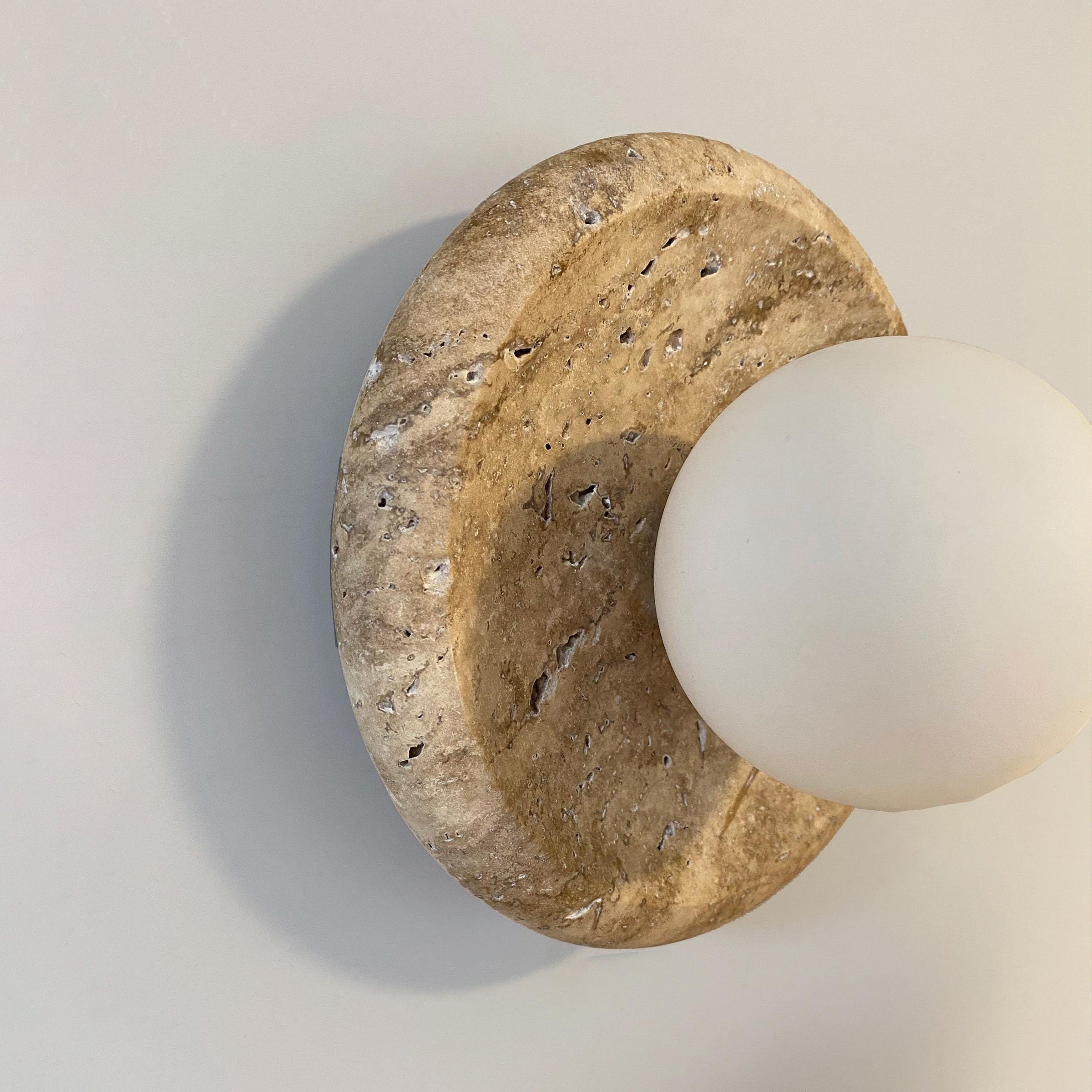 Liorerelia Wall Light