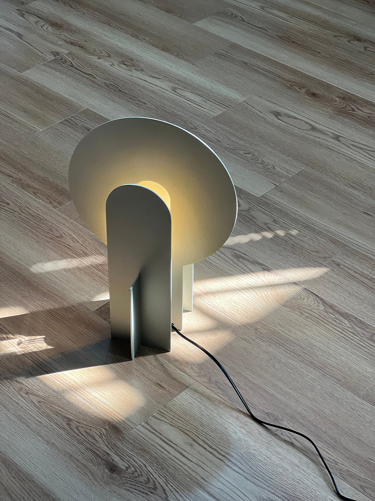 Solvique Arch Marble Table Lamp