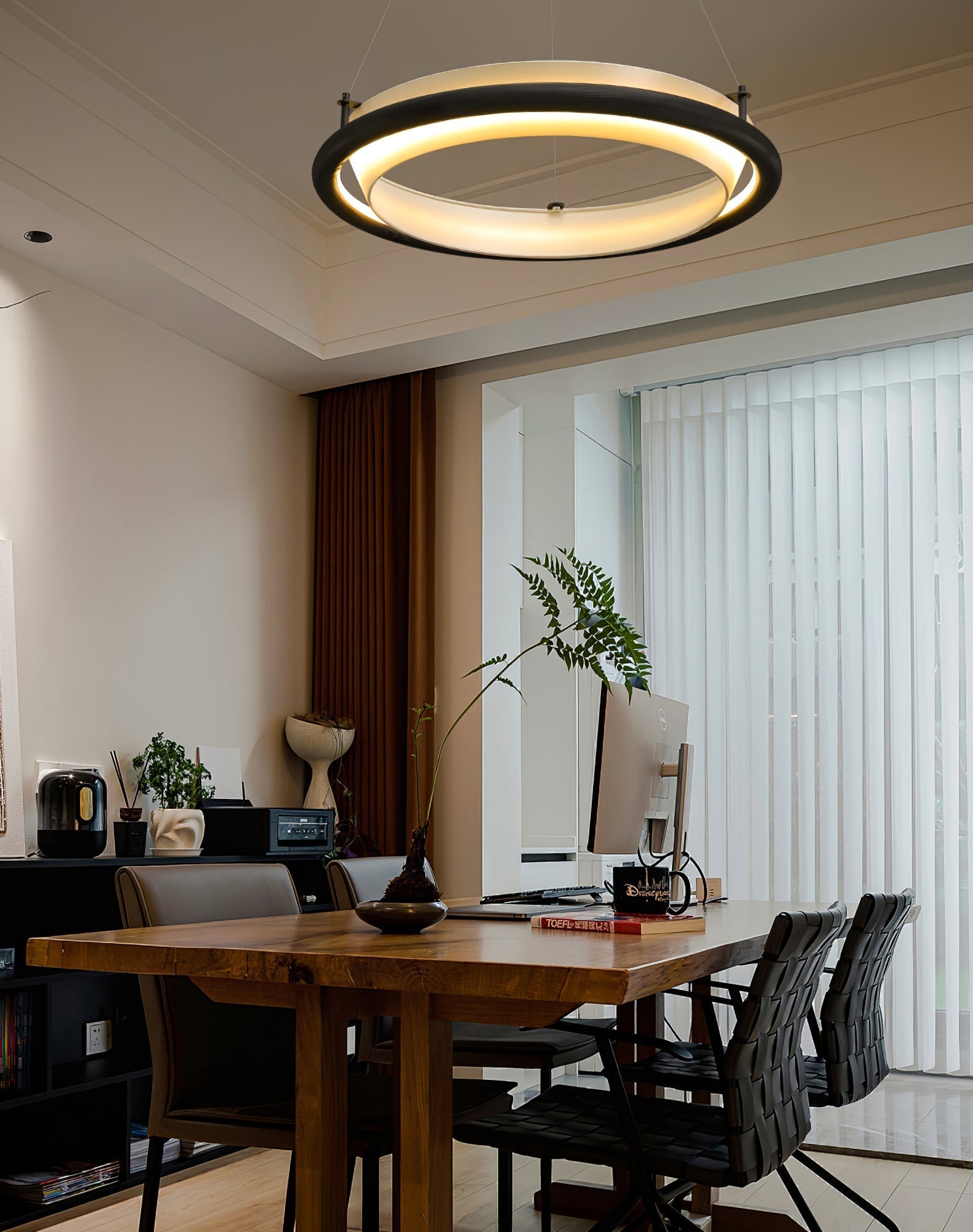 Olvelila Circular Pendant Light