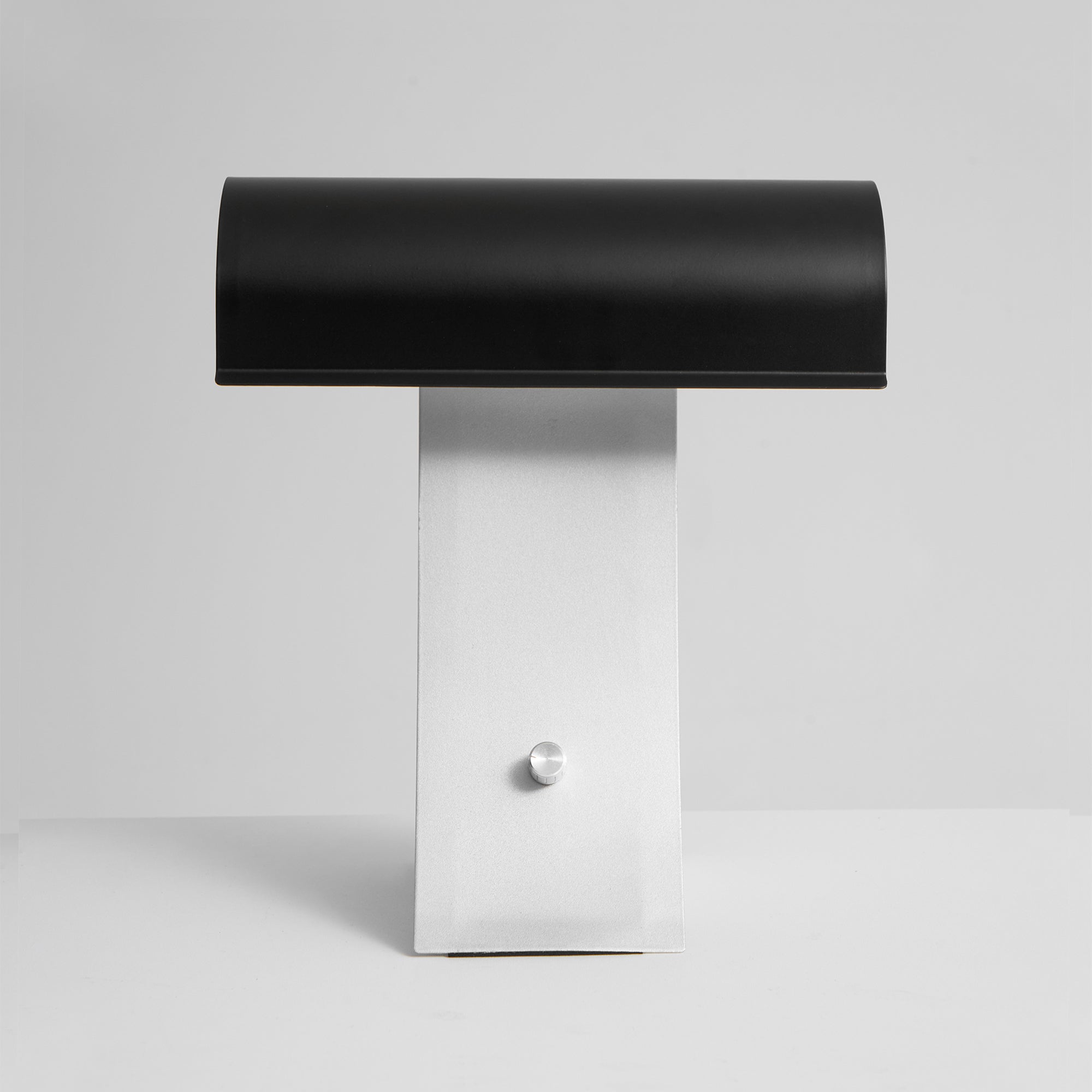 Noirvian Table Lamp