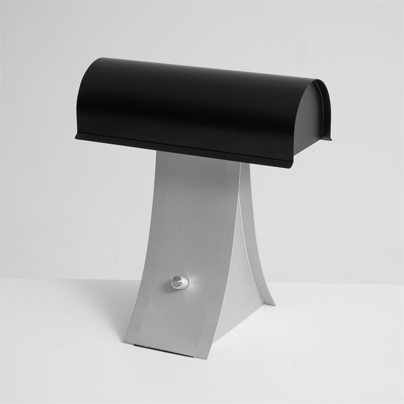 Noirvian Table Lamp