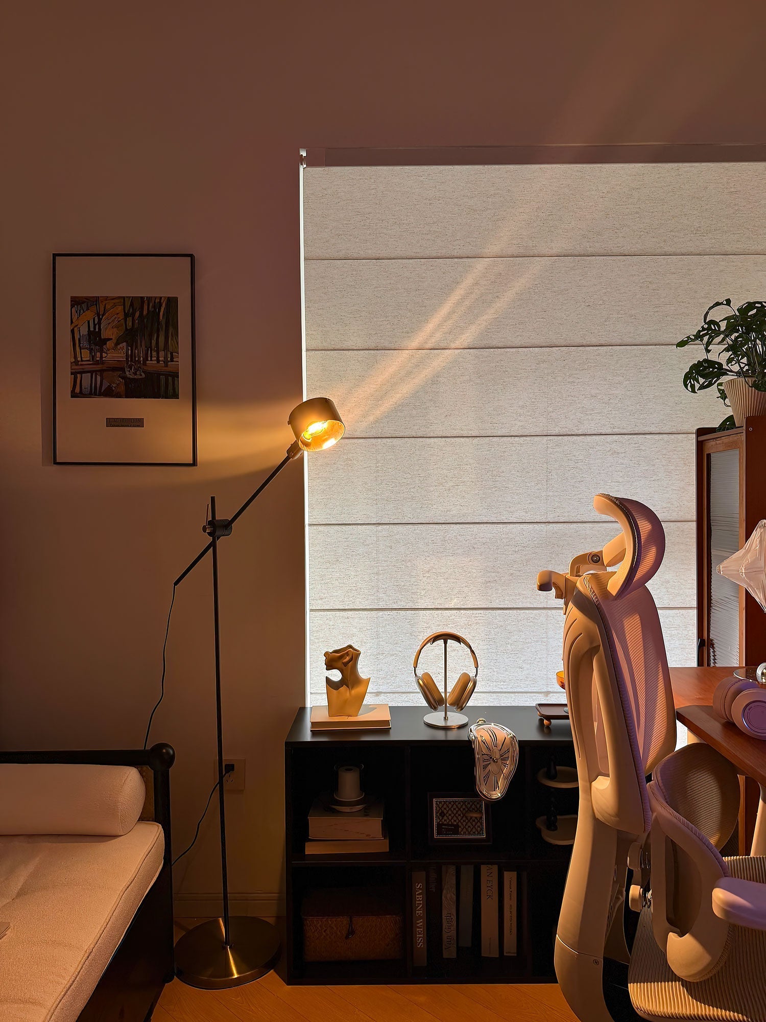 Arclen Adjustable Arm Floor Lamp