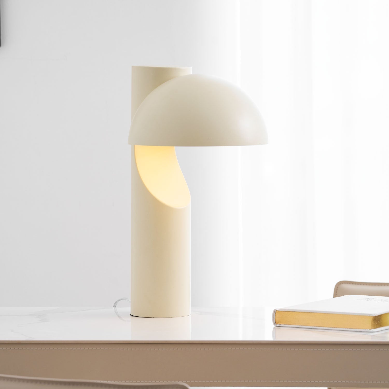 Belviora Minimalist Table Lamp