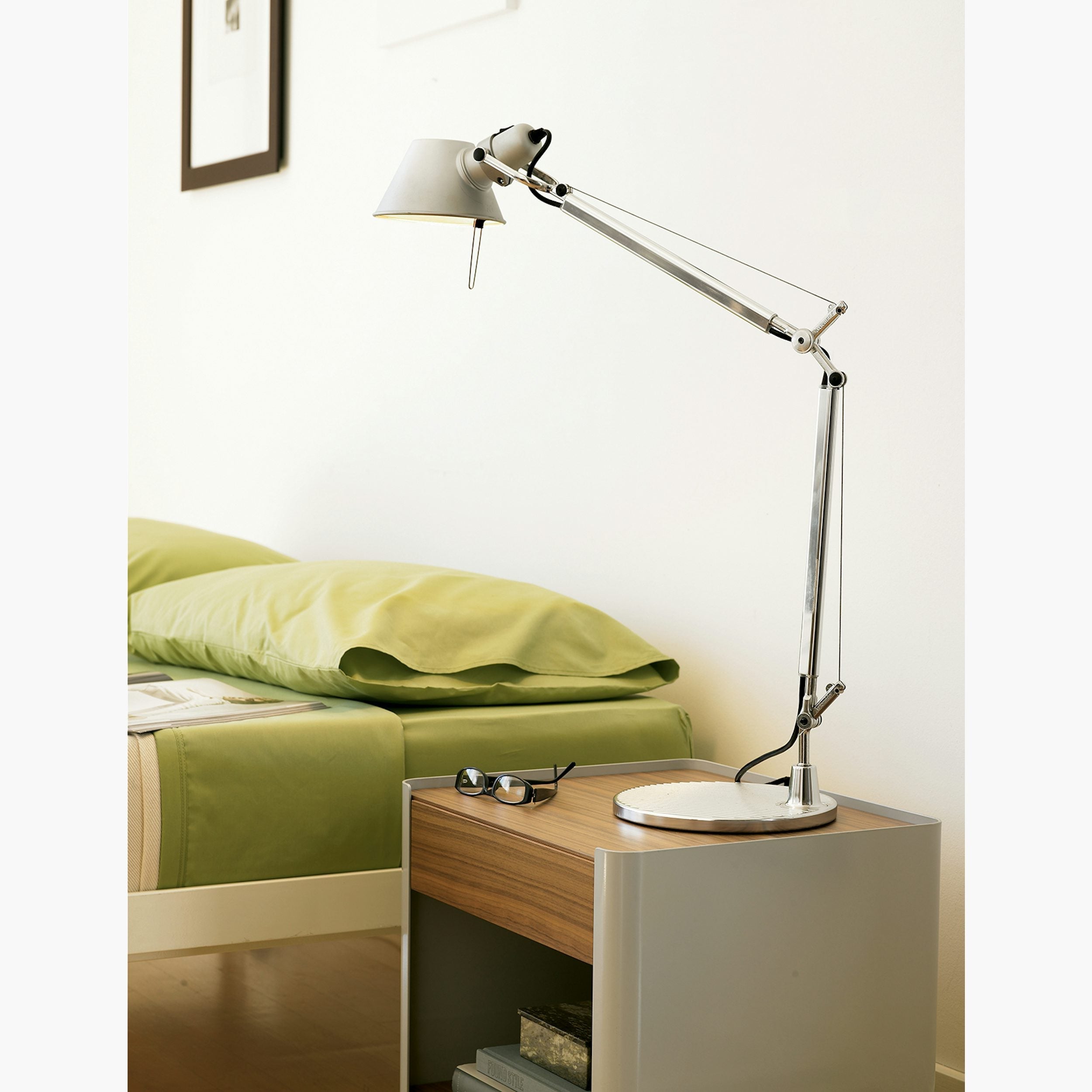 Caldervale Articulated Aluminum Table Lamp