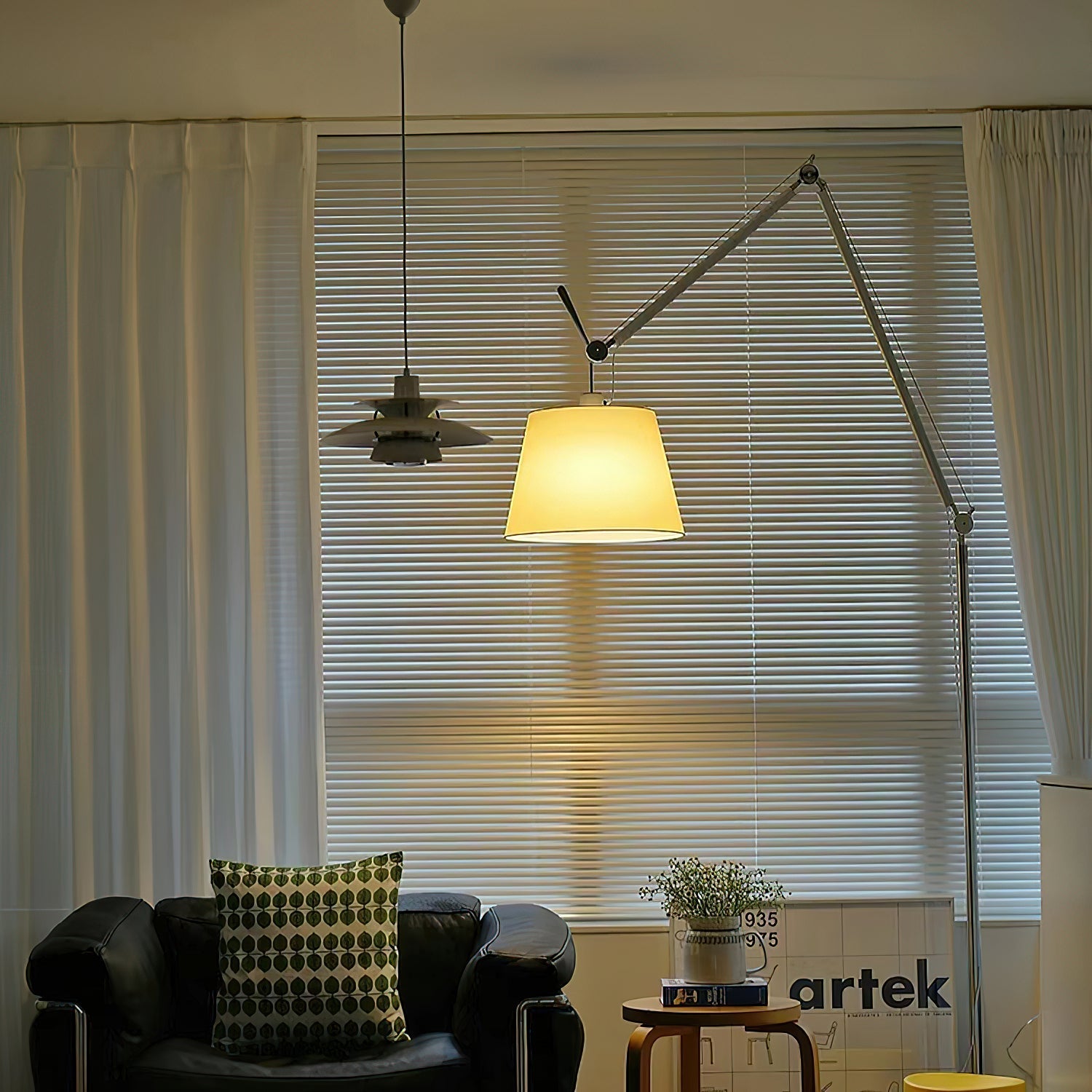 Orelinelia Floor Lamp