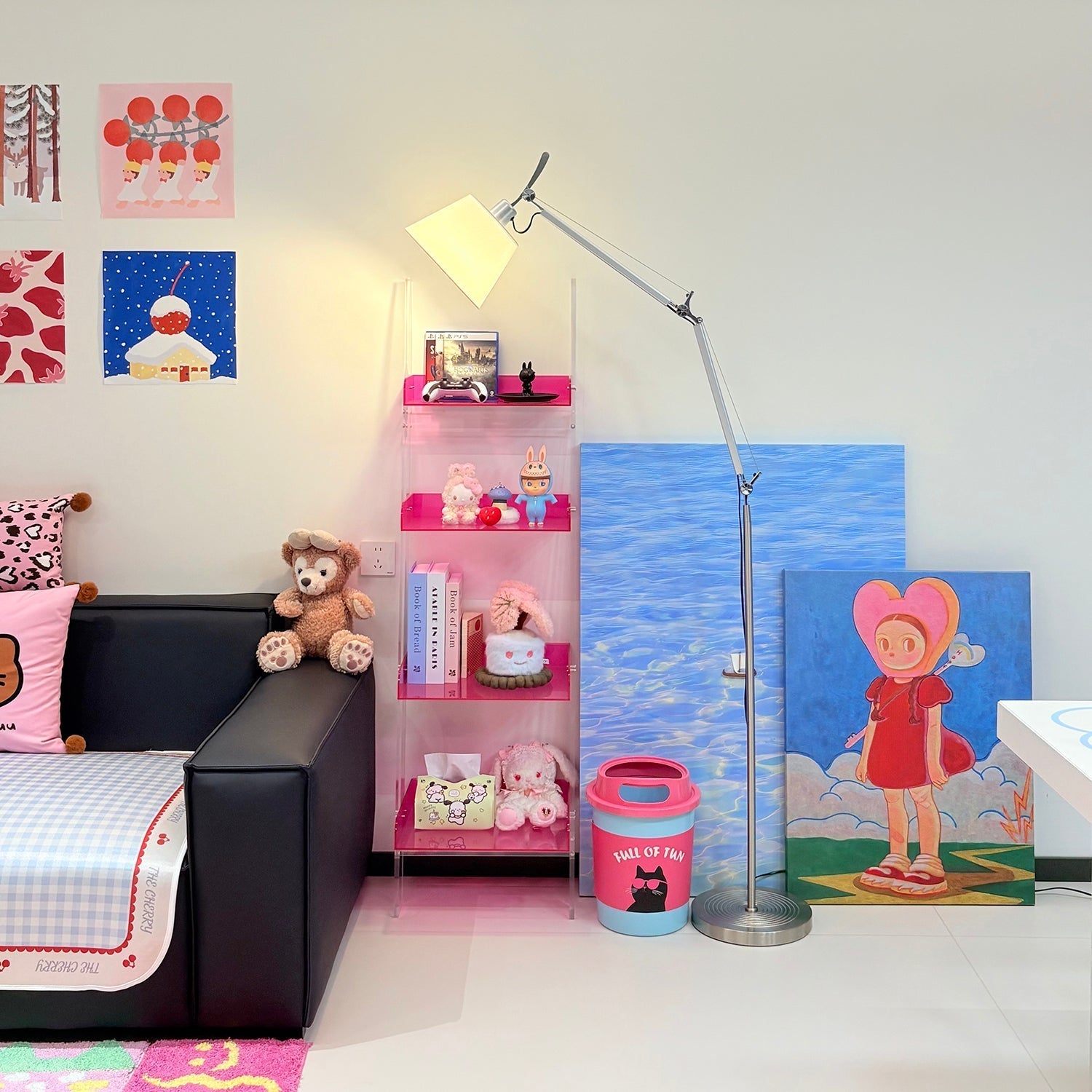 Orelinelia Floor Lamp