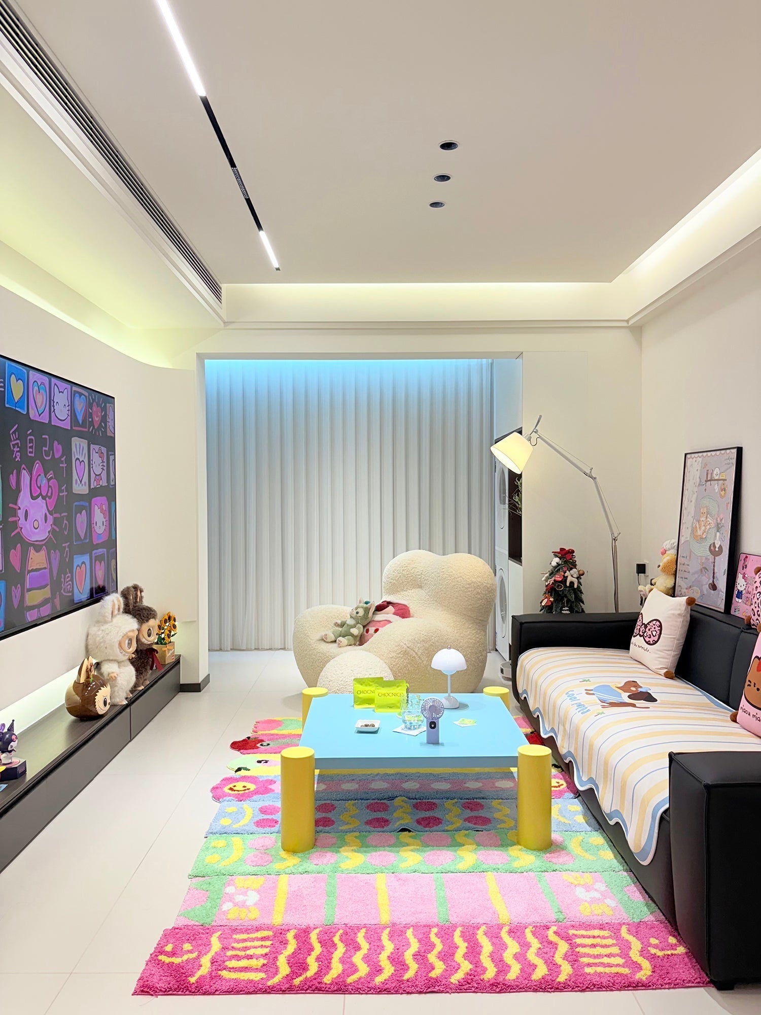 Orelinelia Floor Lamp