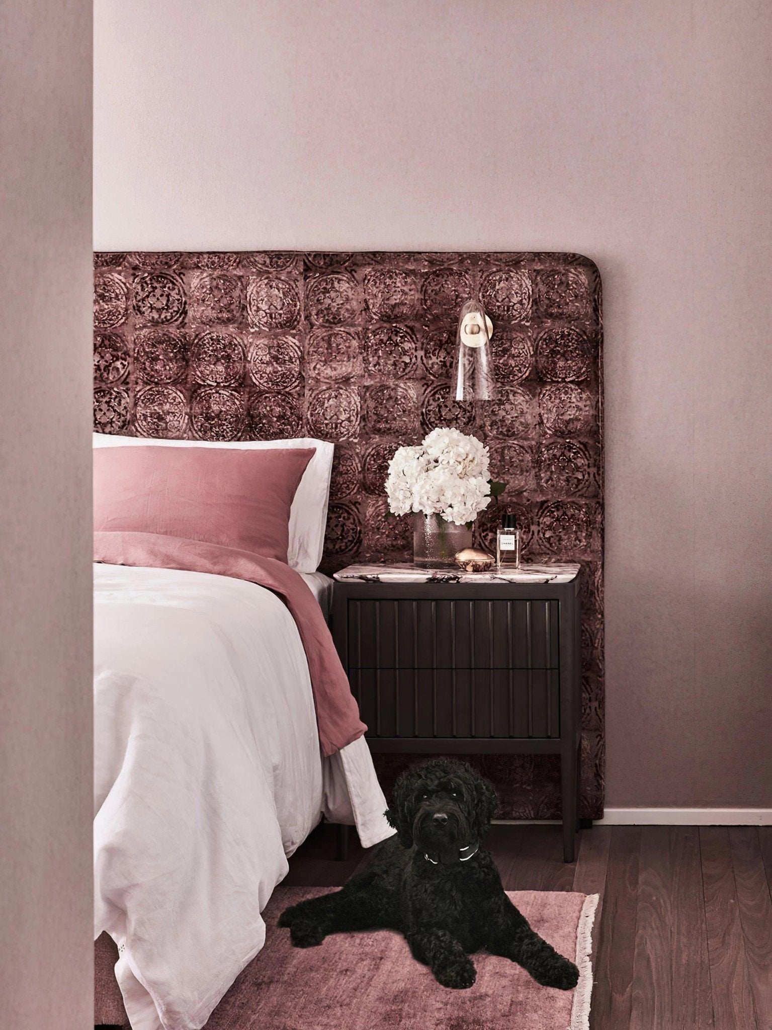 Lioririella Conical Glass Wall Lamp