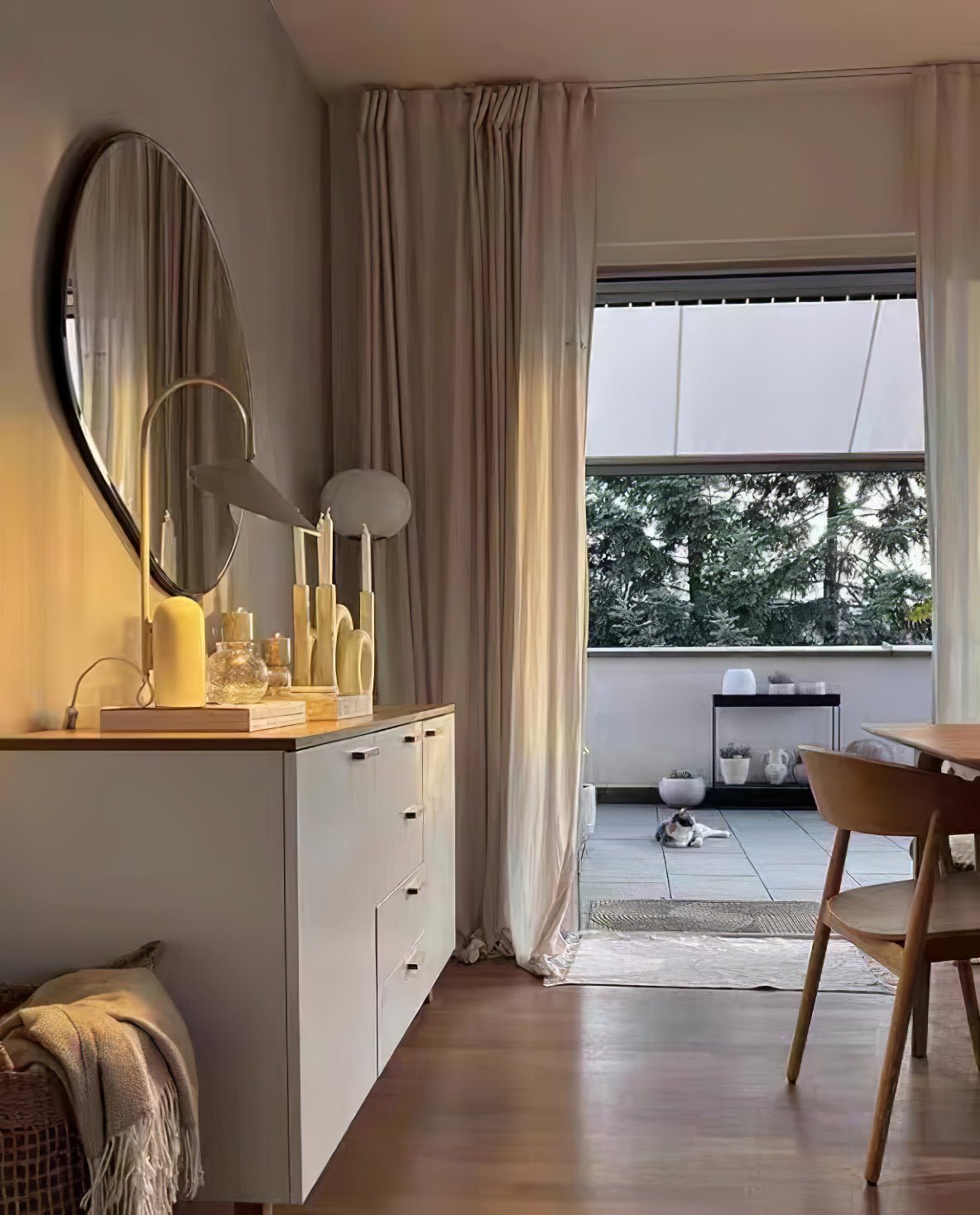Selva Arc Leaf Table Light