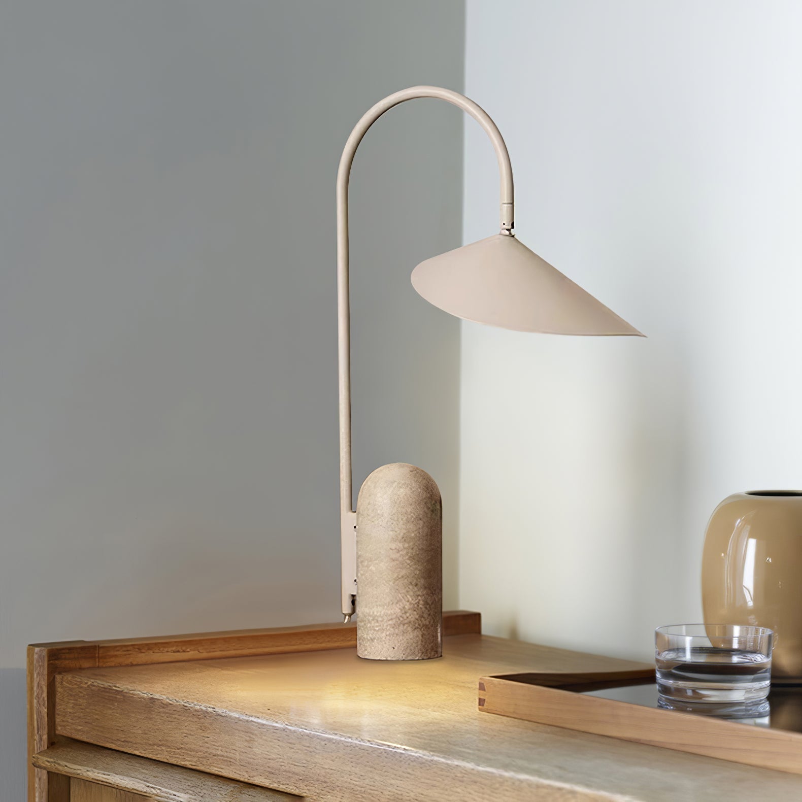 Selva Arc Leaf Table Light