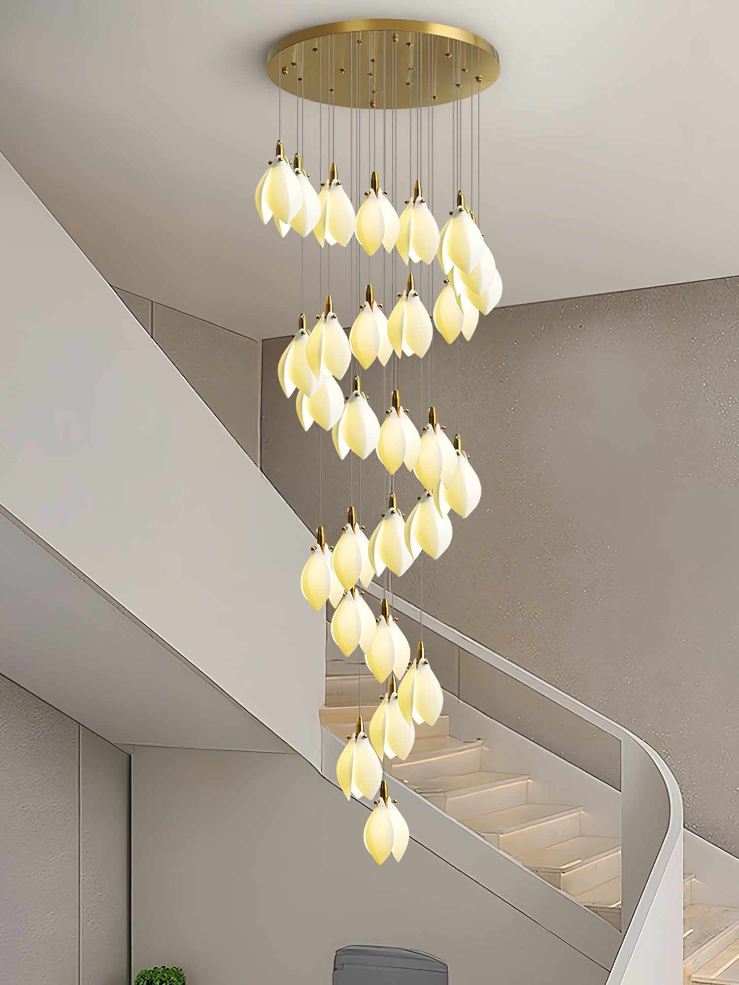 Caphayra Floral Ceramic Brass Chandelier