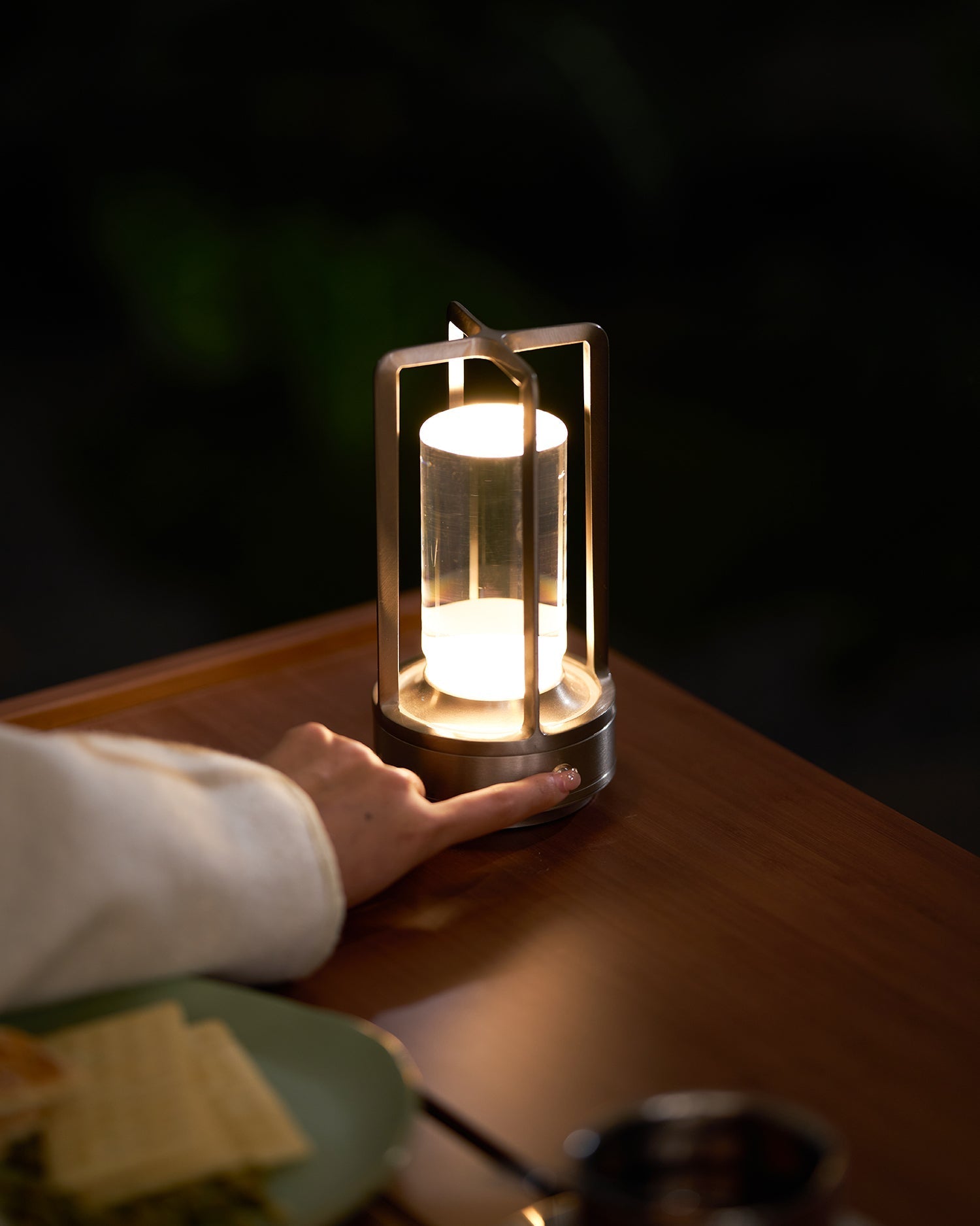 Solvane Rechargeable Table Lamp