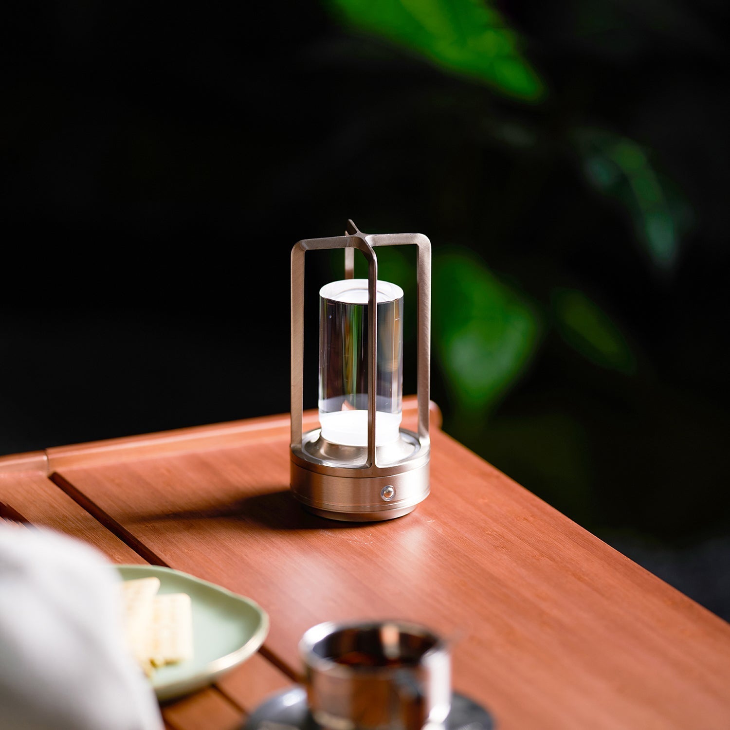 Solvane Rechargeable Table Lamp