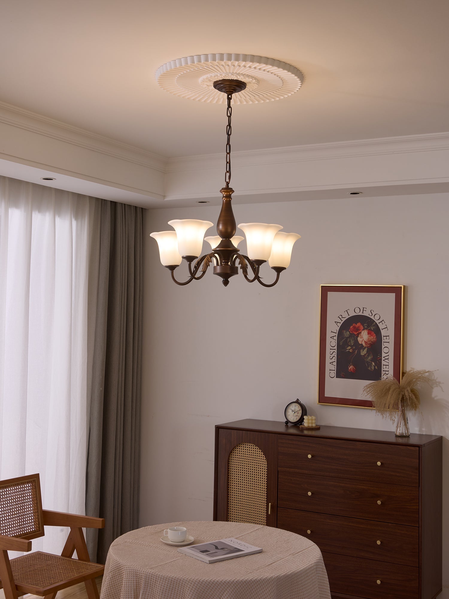 Uveleth Traditional Elegance Glass Chandelier